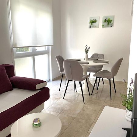 ויר Apartmani Villa Adriatic מראה חיצוני תמונה