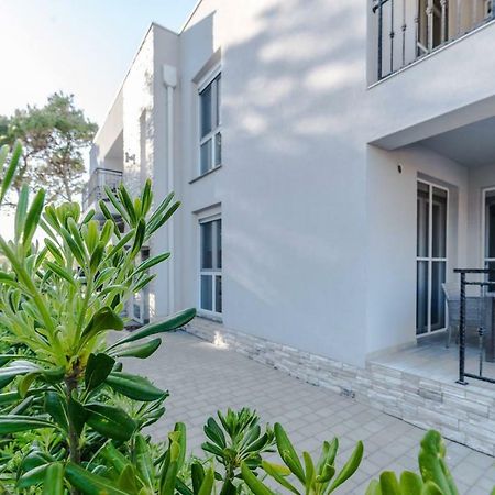 ויר Apartmani Villa Adriatic מראה חיצוני תמונה