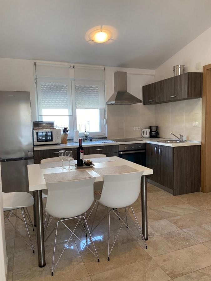 ויר Apartmani Villa Adriatic מראה חיצוני תמונה