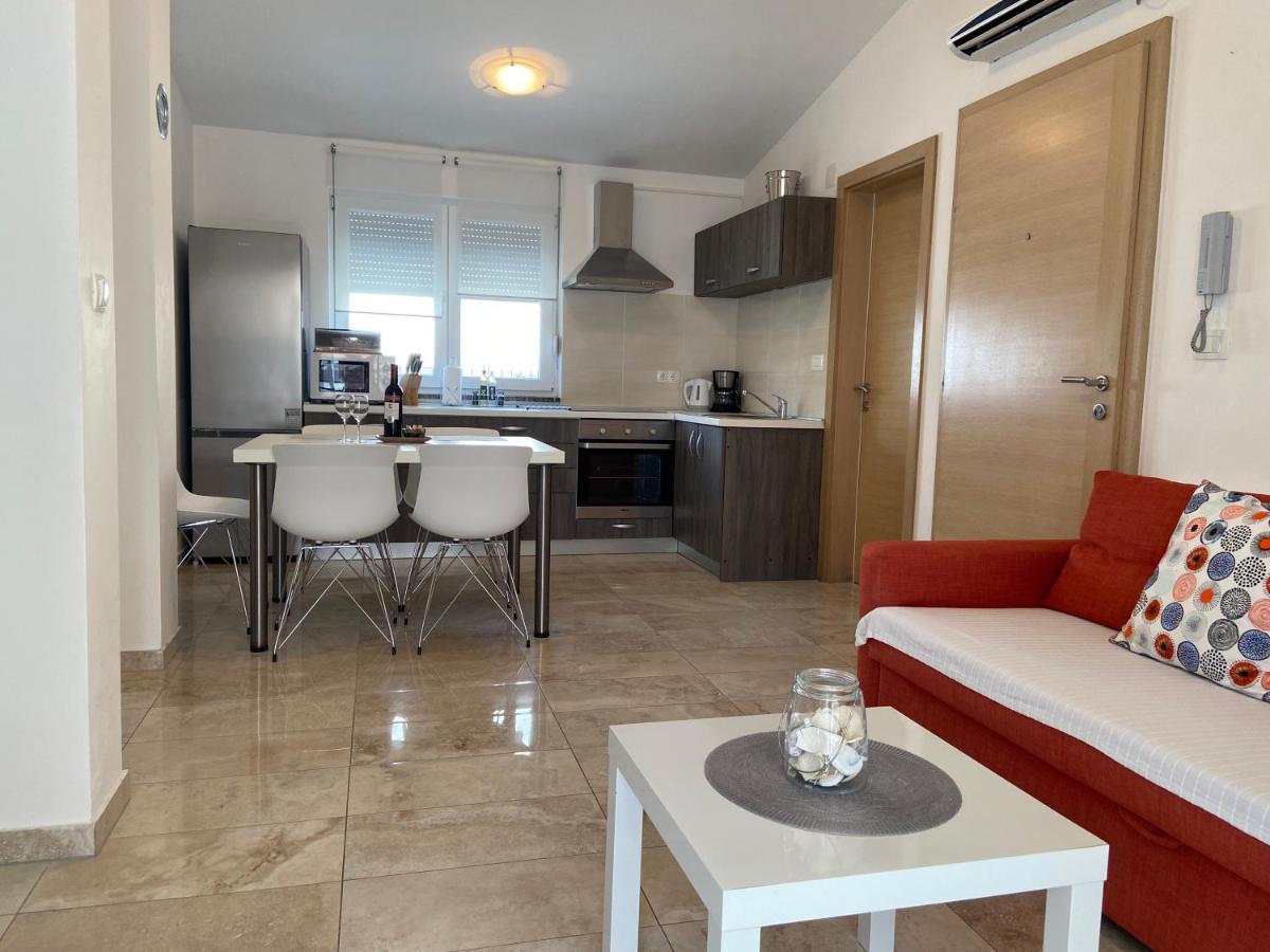 ויר Apartmani Villa Adriatic מראה חיצוני תמונה