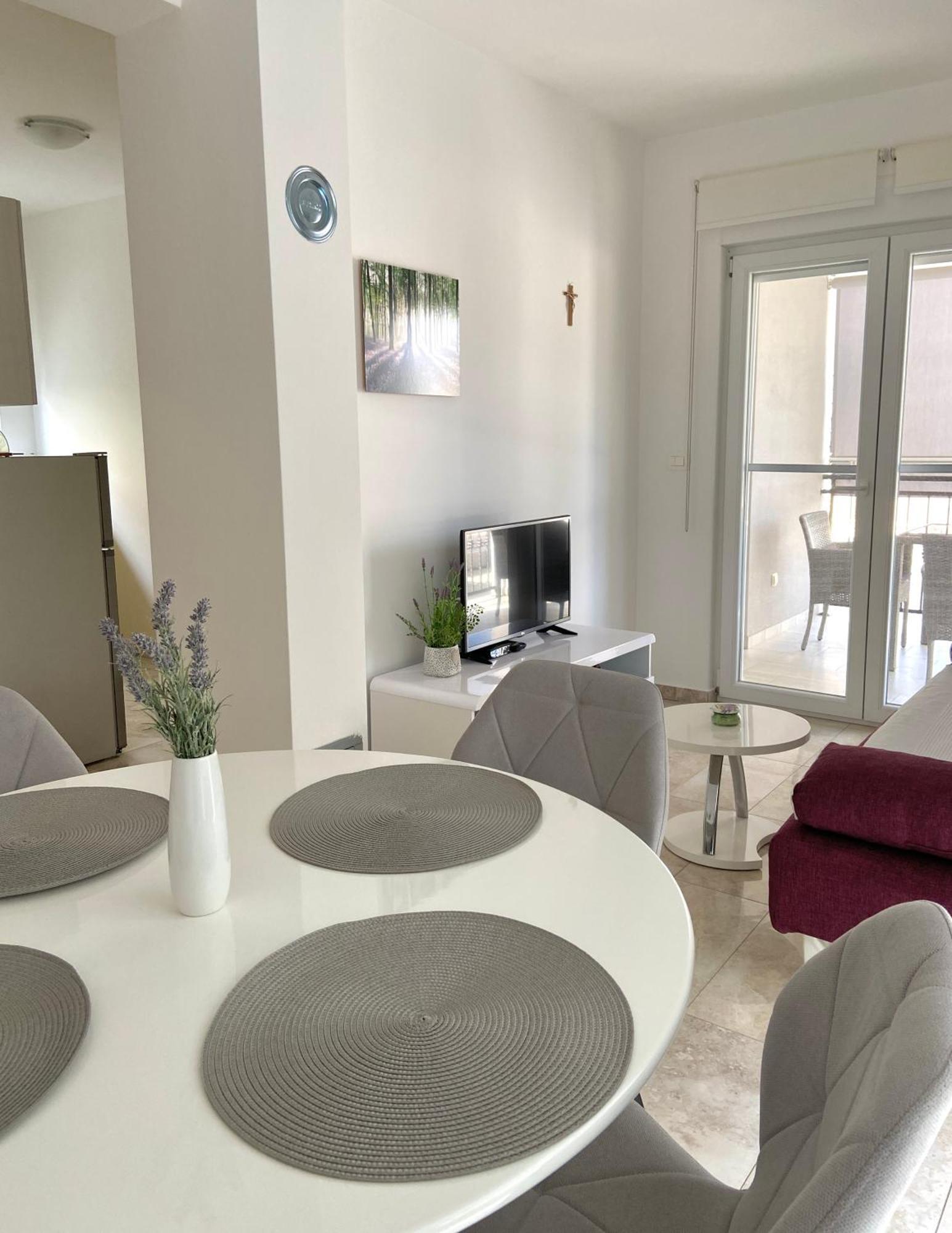 ויר Apartmani Villa Adriatic מראה חיצוני תמונה