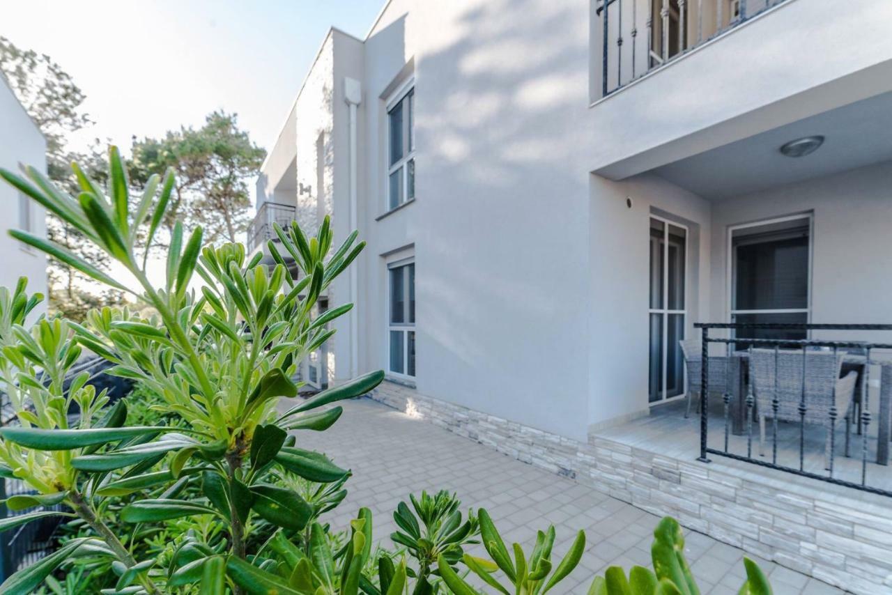 ויר Apartmani Villa Adriatic מראה חיצוני תמונה